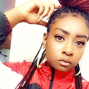 Meet your Posher, Nyazia